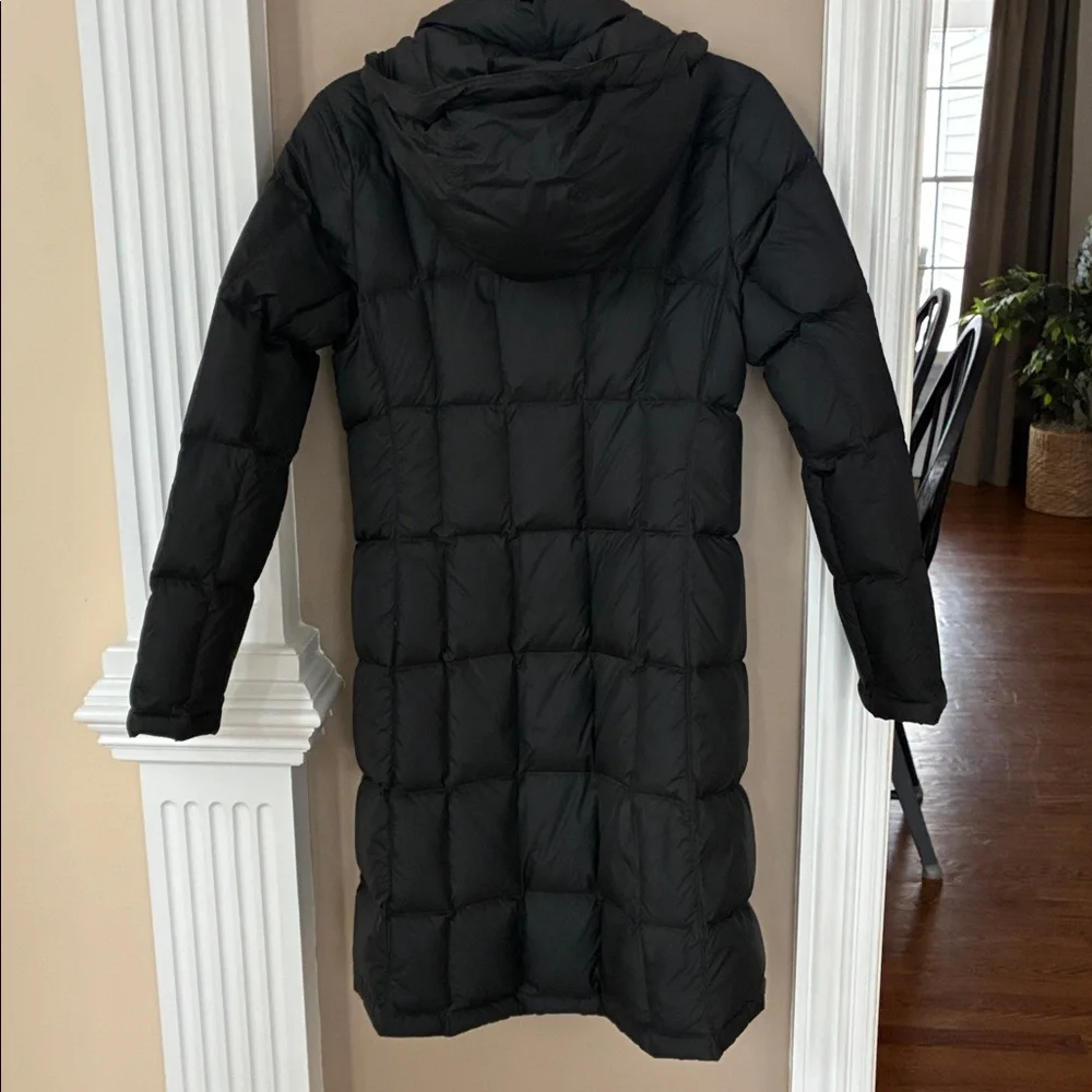 The North Face long puffer coat Women’s size small - Picture 5 of 6